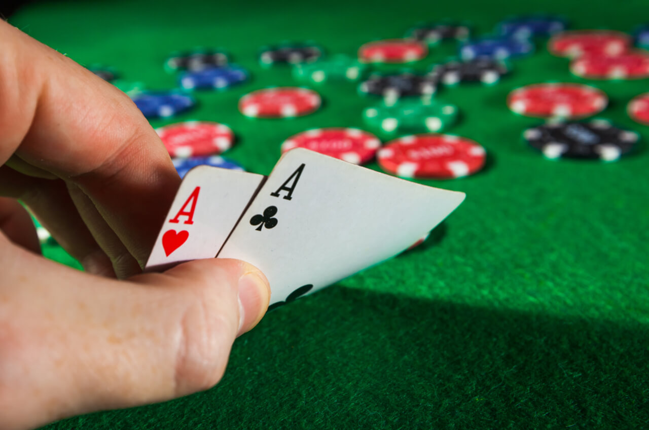 What is Omaha Poker & how is it performed?